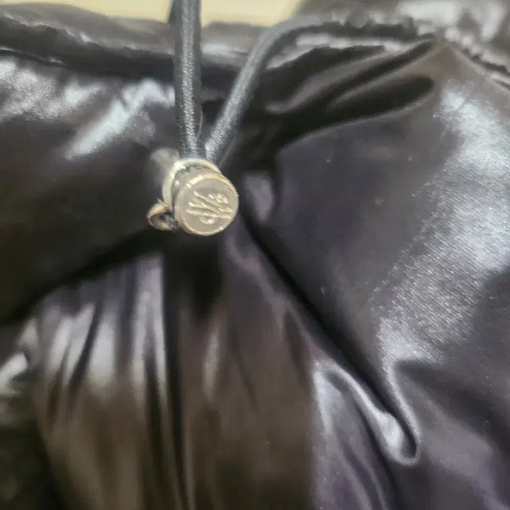 [BUNJANG] Moncler Mastermind Collaboration Padded Jacket / 몽클레어 x 마스터마인드 콜라보 한정판 패딩