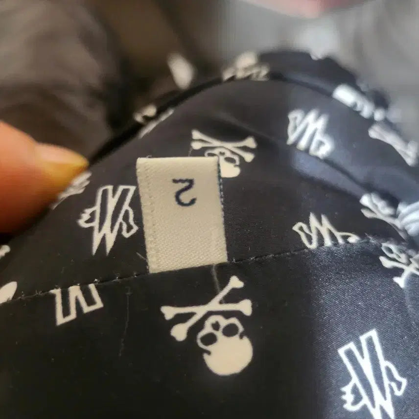 [BUNJANG] Moncler Mastermind Collaboration Padded Jacket / 몽클레어 x 마스터마인드 콜라보 한정판 패딩