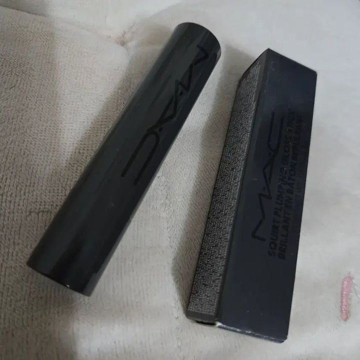 [BUNJANG] MAC Jet Black Plumping Gloss / 맥 MAC 스쿼트 립글로스 립스틱 제트 jet 블랙 플럼핑 글로즈 새상품
