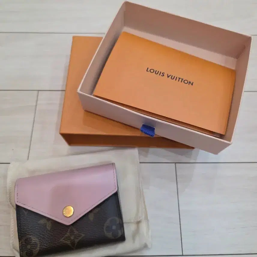 [BUNJANG] Louis Vuitton Zoe Wallet Monogram / 루이비통 조에월릿모노그램반지갑(M62933) 판매합니다
