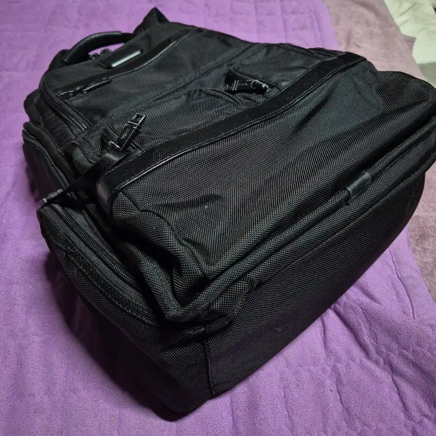 [BUNJANG] Tumi Alpha Black Backpack / <정품> 투미 알파 블랙 방탄 컴팩드 백팩 이너백 내장 캐리어장착 기능