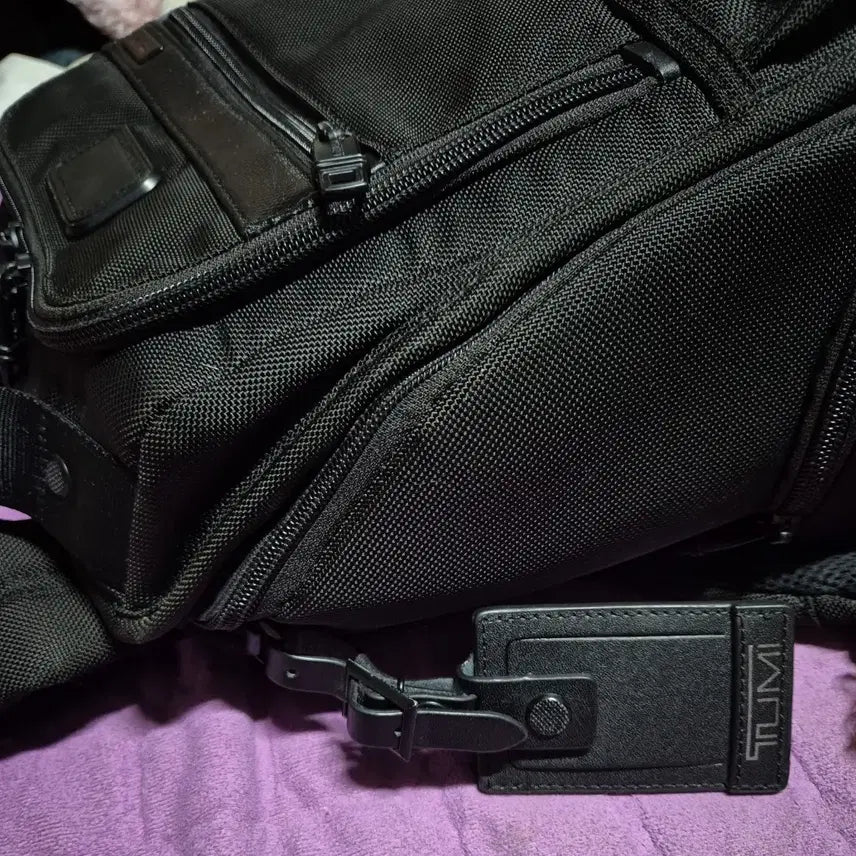 [BUNJANG] Tumi Alpha Black Backpack / <정품> 투미 알파 블랙 방탄 컴팩드 백팩 이너백 내장 캐리어장착 기능