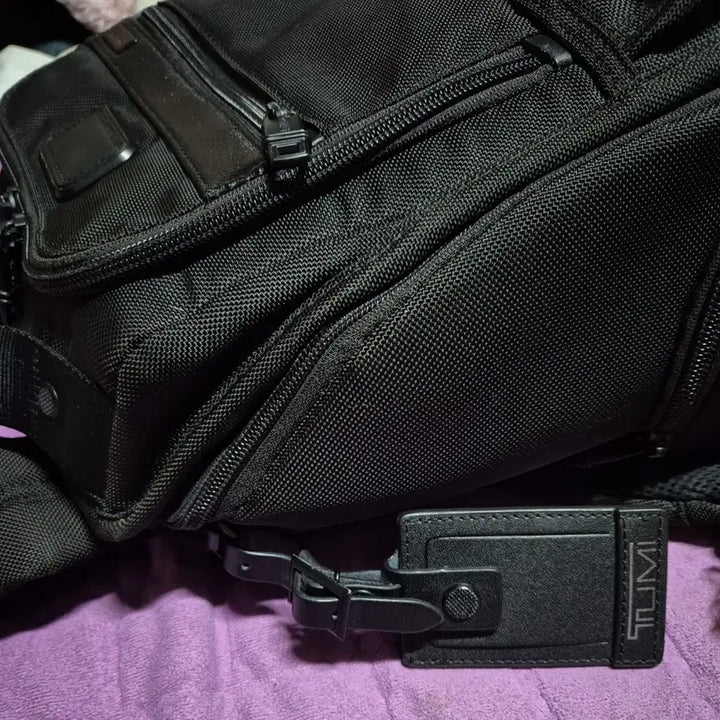 [BUNJANG] Tumi Alpha Black Backpack / <정품> 투미 알파 블랙 방탄 컴팩드 백팩 이너백 내장 캐리어장착 기능