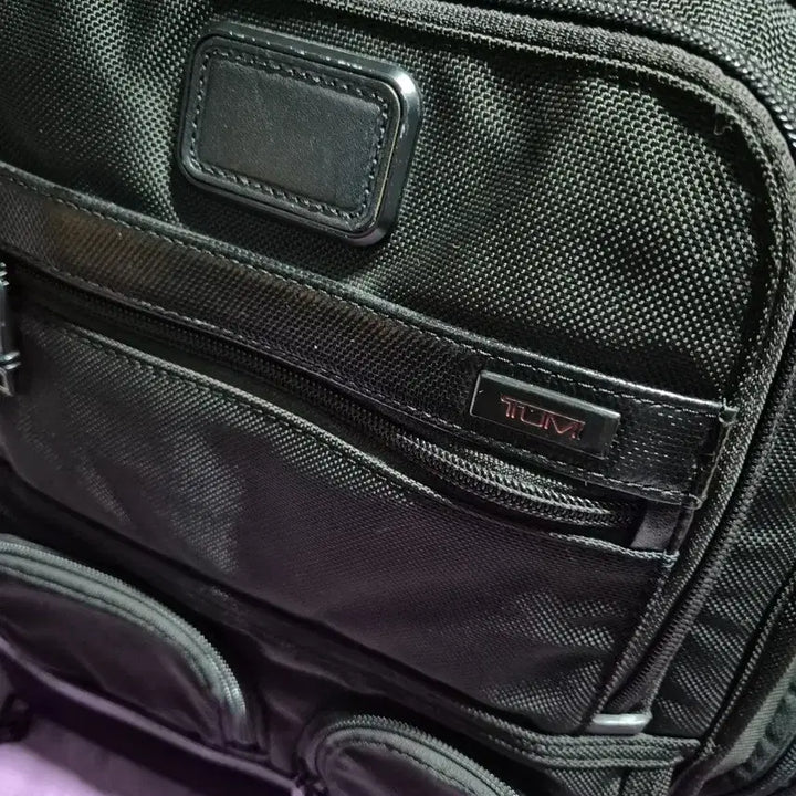[BUNJANG] Tumi Alpha Black Backpack / <정품> 투미 알파 블랙 방탄 컴팩드 백팩 이너백 내장 캐리어장착 기능