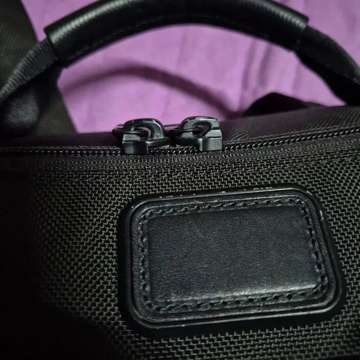 [BUNJANG] Tumi Alpha Black Backpack / <정품> 투미 알파 블랙 방탄 컴팩드 백팩 이너백 내장 캐리어장착 기능