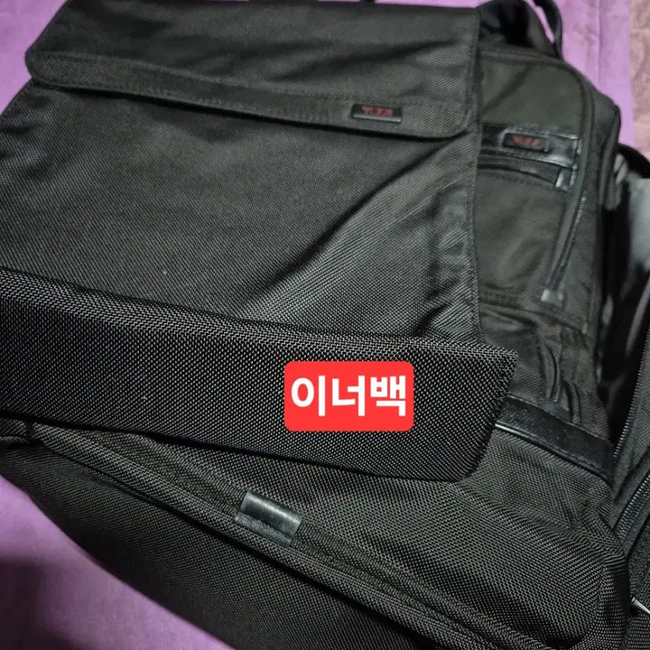 [BUNJANG] Tumi Alpha Black Backpack / <정품> 투미 알파 블랙 방탄 컴팩드 백팩 이너백 내장 캐리어장착 기능