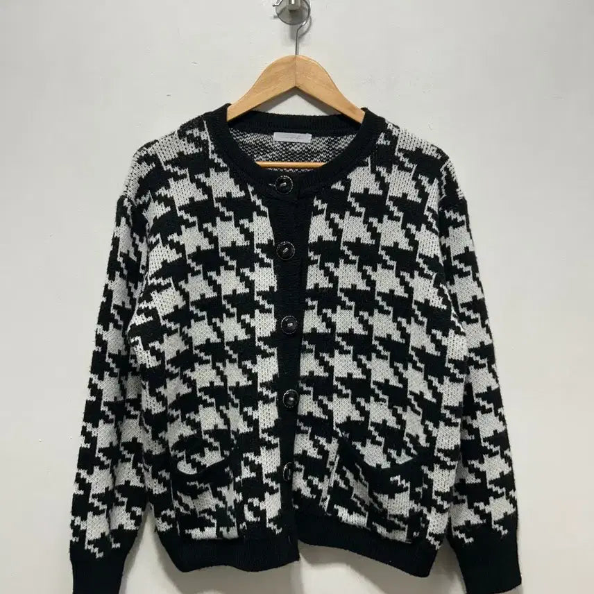[BUNJANG] Houndstooth Check Knit Cardigan / 하운드투스 체크 니트 가디건
