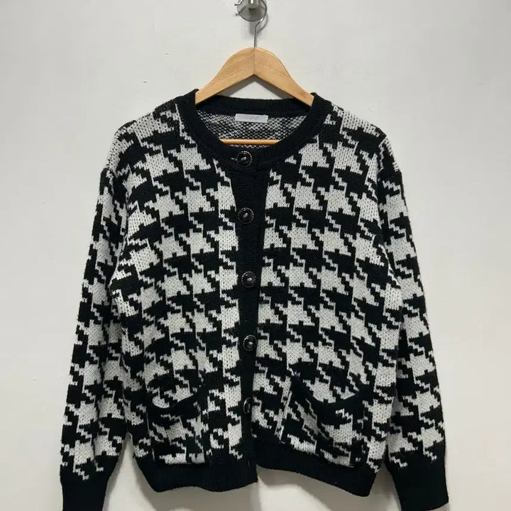 [BUNJANG] Houndstooth Check Knit Cardigan / 하운드투스 체크 니트 가디건