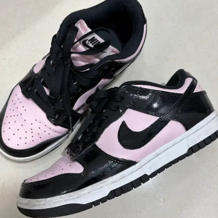 [BUNJANG] Nike Dunk Low Essential Pink Foam Black 235 / (W) 나이키 덩크 로우 에센셜 핑크 폼 블랙 235