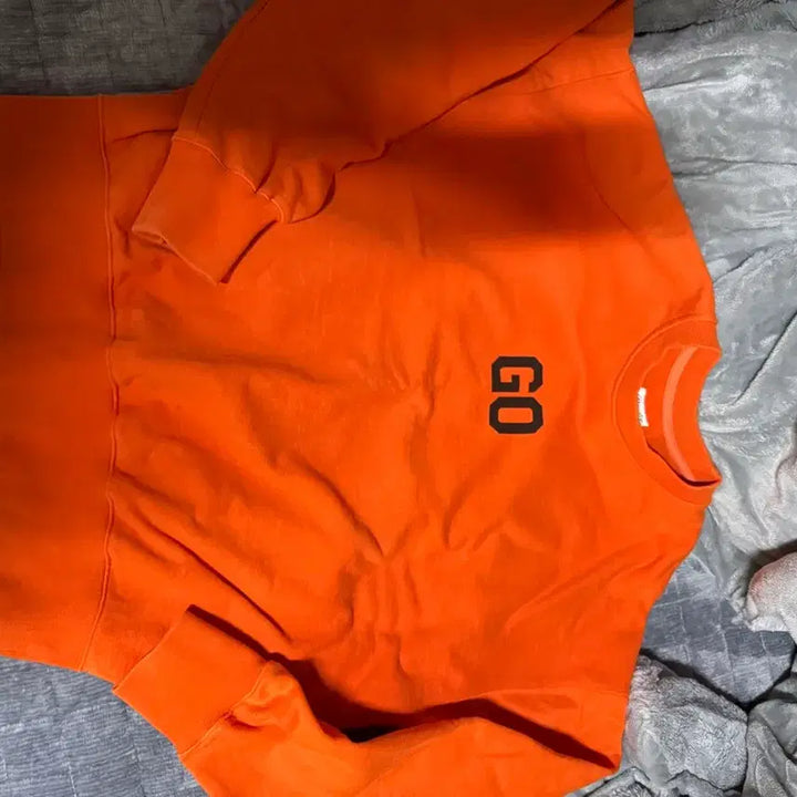 [SOLD OUT] [M] 듀테로 GO 로고 맨투맨