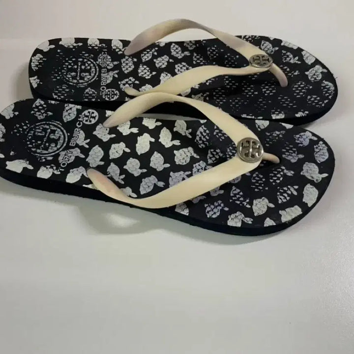 [BUNJANG] Tory Burch Thong Sandals / [245-250] 토리버치 쪼리 사이즈245 슬리퍼245 샌들