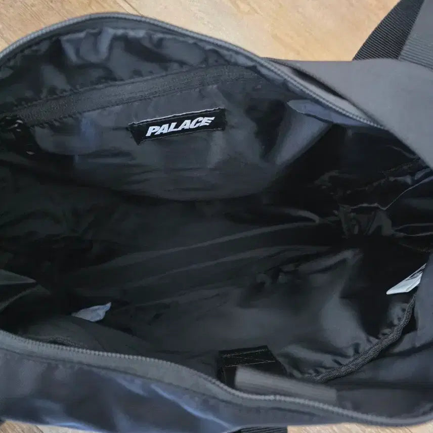 [BUNJANG] Palace Cordura Backpack / 팔라스 블랙 코듀라 가방