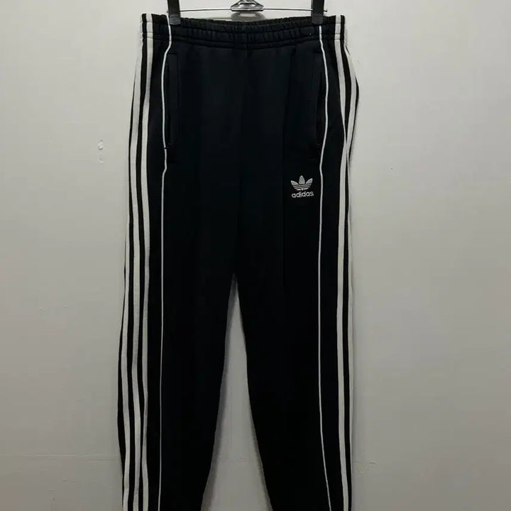 [BUNJANG] Adidas Three Stripes Training Pants Black M / 아디다스 삼선 트레이닝 바지 블랙 M