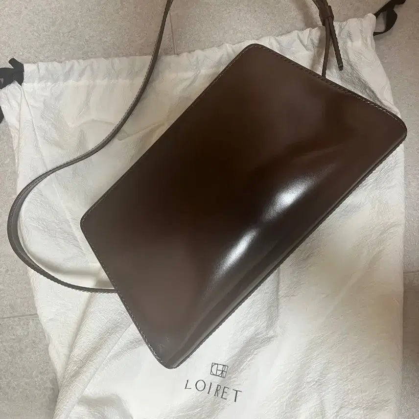 [BUNJANG] Luare Miro Shoulder Bag Brown / 루아레 미로 숄더백 브라운