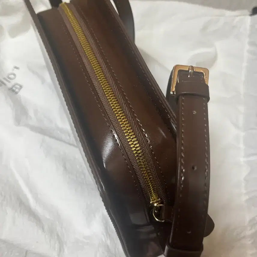 [BUNJANG] Luare Miro Shoulder Bag Brown / 루아레 미로 숄더백 브라운