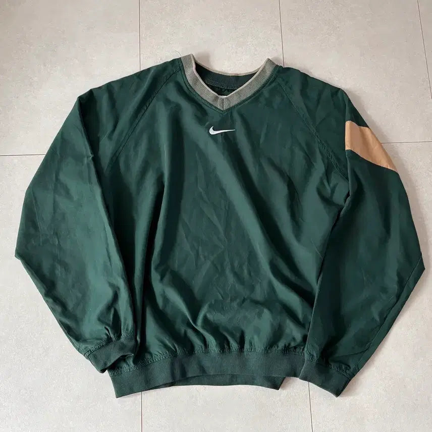 [SOLD OUT] 90s 나이키 빈티지 트레이닝 풀오버 브이넥 / 밀리터리 그린 L