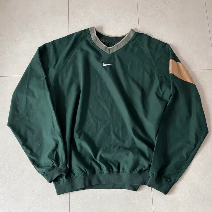 [SOLD OUT] 90s 나이키 빈티지 트레이닝 풀오버 브이넥 / 밀리터리 그린 L