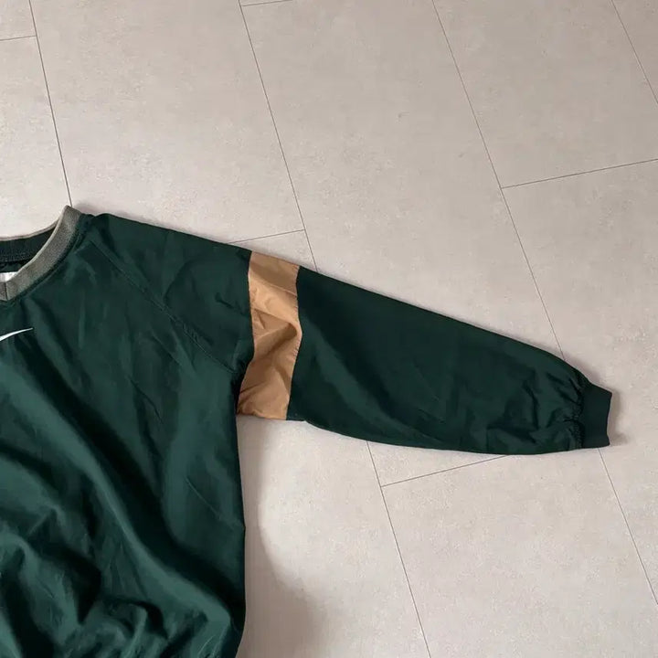 [SOLD OUT] 90s 나이키 빈티지 트레이닝 풀오버 브이넥 / 밀리터리 그린 L