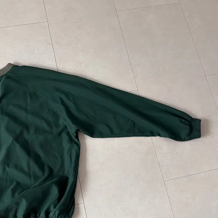 [SOLD OUT] 90s 나이키 빈티지 트레이닝 풀오버 브이넥 / 밀리터리 그린 L