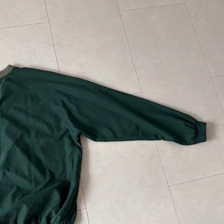 [SOLD OUT] 90s 나이키 빈티지 트레이닝 풀오버 브이넥 / 밀리터리 그린 L