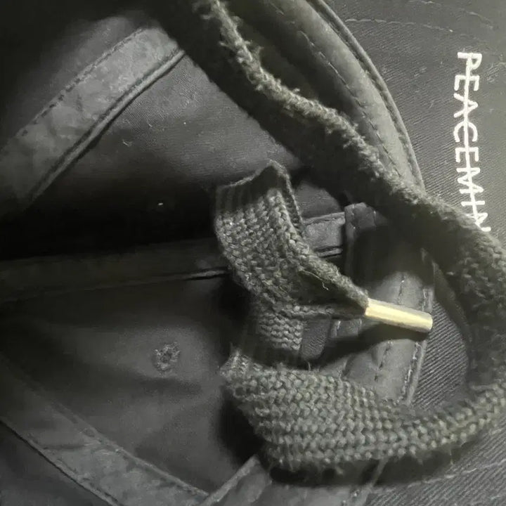 [BUNJANG] PMO Black Long Strap Cap / 피마원 블랙 롱스크랩 캡