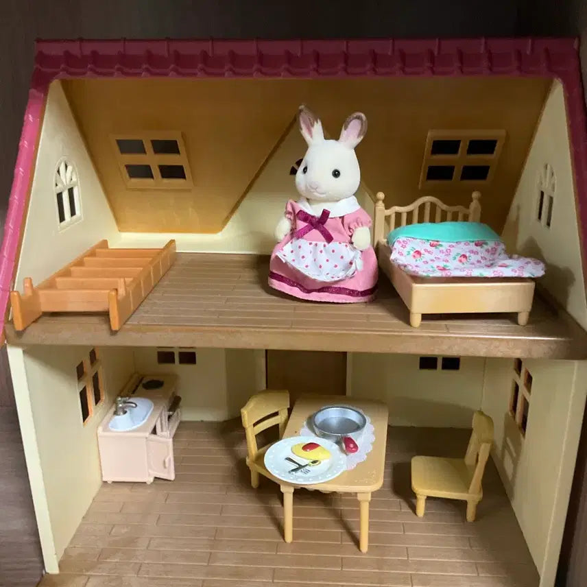 실바니안 패밀리 이층집 토끼 인형 가구 포함