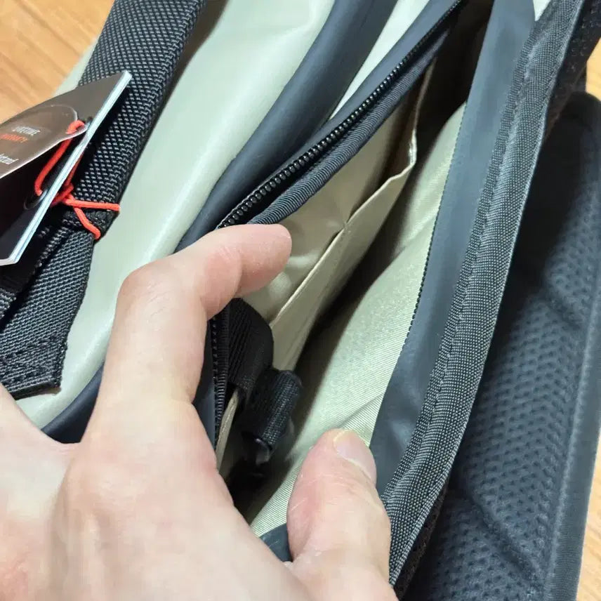[BUNJANG] WANDRD Sling 3L Camera Bag / WANDRD 슬링백 3L
