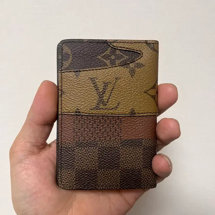 [BUNJANG] Louis Vuitton Nigo Collaboration Organizer / 루이비통 오거나이저 [니고 콜라보]