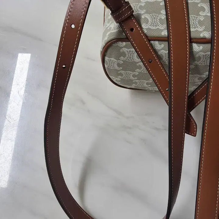 [BUNJANG] Celine Folco Backpack Greige / 셀린느 폴코 백팩 그레주 컬러