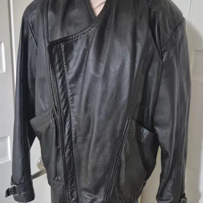 [BUNJANG] Woo Chung Leather Black Leather Bomber Jacket / Woo Chung Leather Fashion 블랙 가죽 봄퍼