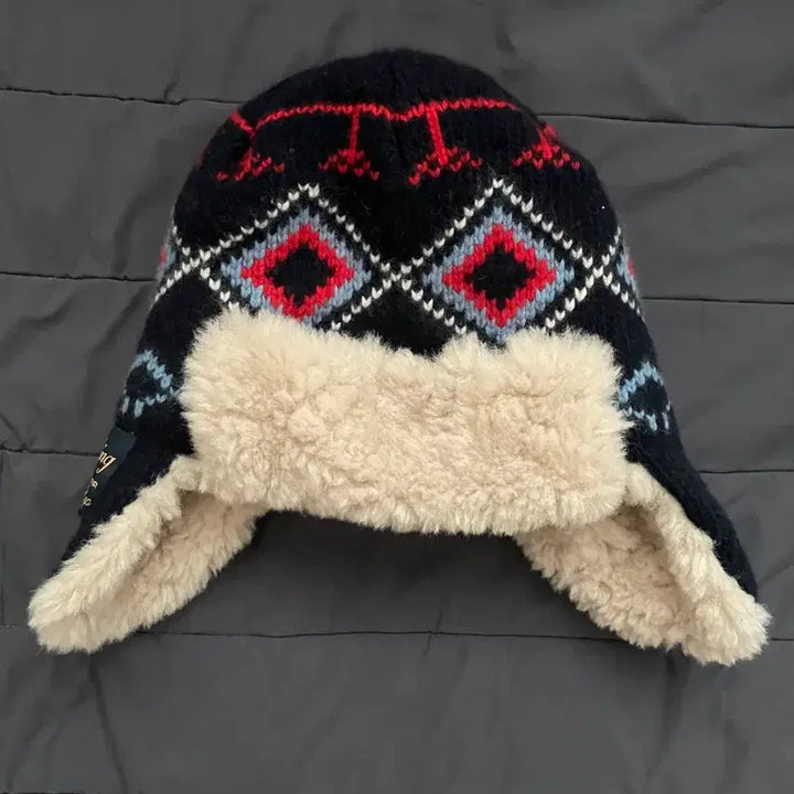 [SOLD OUT] 비이커 클로딩 귀달이 털모자 네이비 거의 새상품