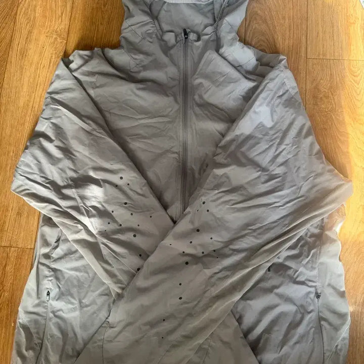 [BUNJANG] On Running Papyrus Jacket M / 온 러닝 파프 자켓 M