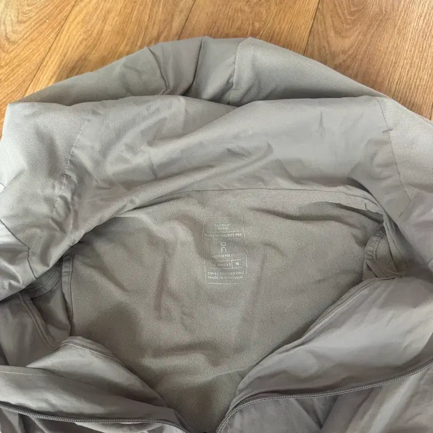 [BUNJANG] On Running Papyrus Jacket M / 온 러닝 파프 자켓 M