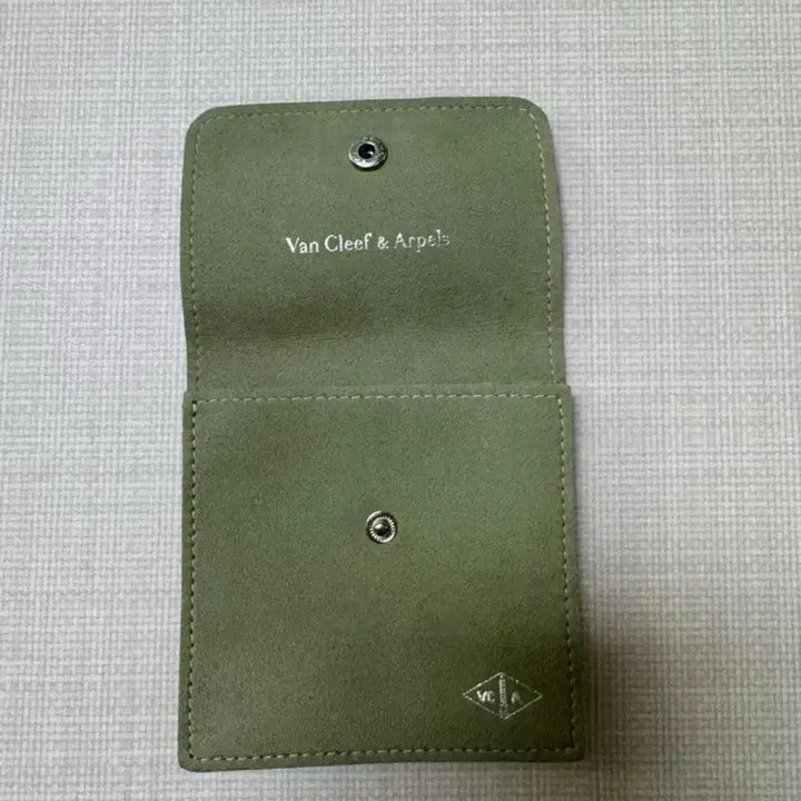 [BUNJANG] Van Cleef & Arpels Suede Pouch / 반클리프 아펠 스웨이드 파우치