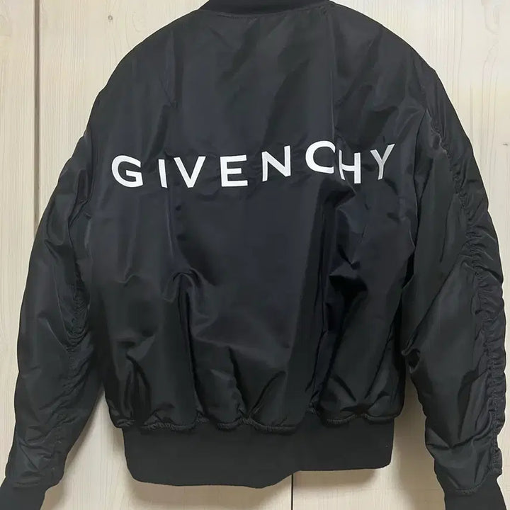 [BUNJANG] Givenchy Cargo Bomber Jacket / 지방시 탄창 카고 백로고 봄버 ma-1 48사이즈