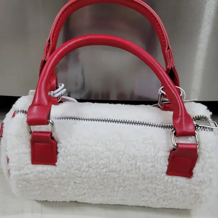 [BUNJANG] Sanrio Hello Kitty Pompom Tote Bag / 산리오 헬로키티 뽀글이 토트백(새상품)