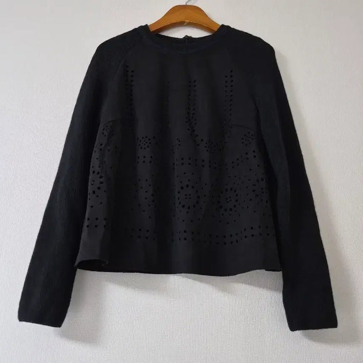 [BUNJANG] O'z Second Black Lace Point Knit Top / [오즈쎄컨드]블랙 레이스 포인트 니트 긴팔
