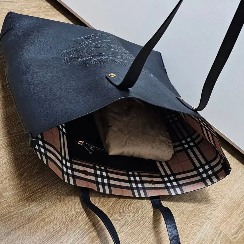 [BUNJANG] Burberry Crest Logo Leather Shoulder Bag / [버버리] 크레스트로고 레더 숄더백_마지막 가격인하 급처!!