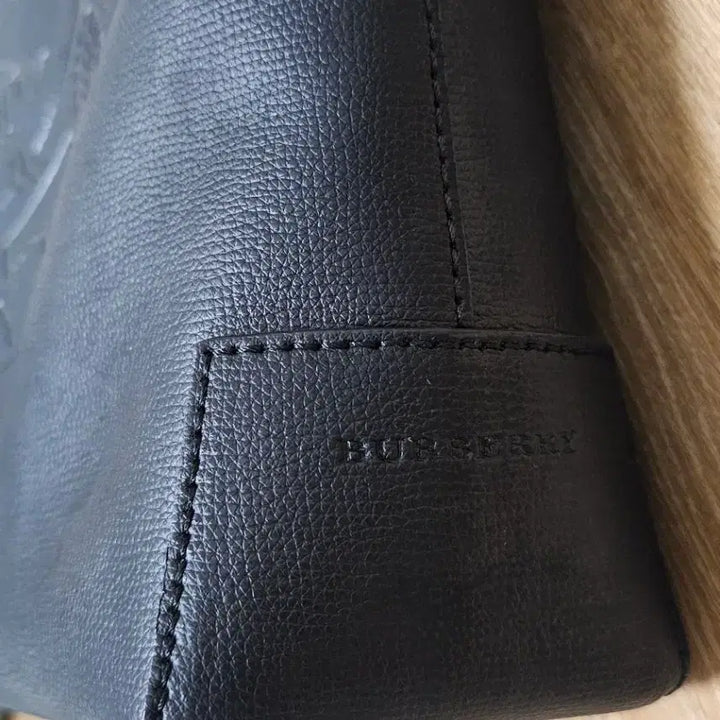 [BUNJANG] Burberry Crest Logo Leather Shoulder Bag / [버버리] 크레스트로고 레더 숄더백_마지막 가격인하 급처!!