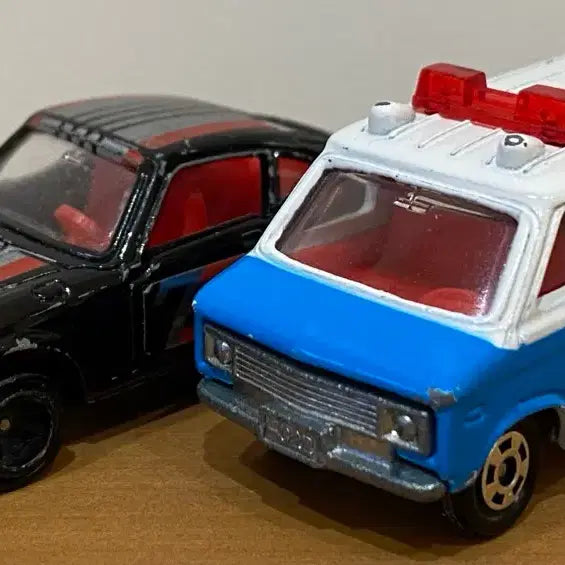 [BUNJANG] Tomica Porsche 911S &amp; Chevrolet Chevy Van Set / 토미카 일본제 포르쉐 911S, 쉐보레 쉐비밴 2대 세트 수집품 장식품