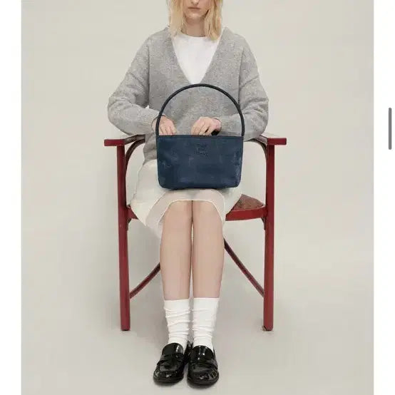 [BUNJANG] Much and ebony Navy Shoulder Bag / 무쿠앤에보니 Much and ebony 네이비 숄더백