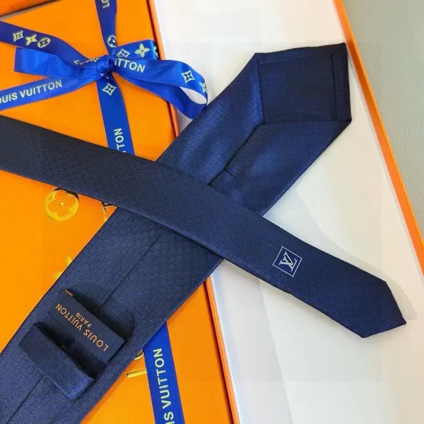 [BUNJANG] Louis Vuitton Tie - New / 루이비통 넥타이
