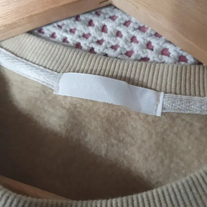 [BUNJANG] Attrangs Fleece Lined T-shirt / 아뜨랑스 기모 티셔츠 F