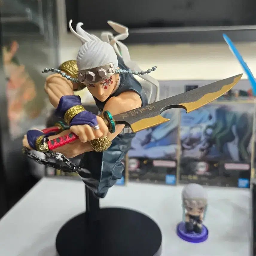 [BUNJANG] Demon Slayer Tengen Uzui Figure and Mini Shikishi Bundle Set / 귀멸의 칼날 우즈이 텐겐  피규어 미니색지 일괄