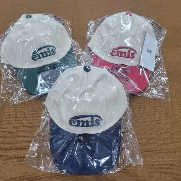 [BUNJANG] Emis Ball Cap Hat (Green/Navy/Red) / emis 볼캡 모자 그린/네이비/레드