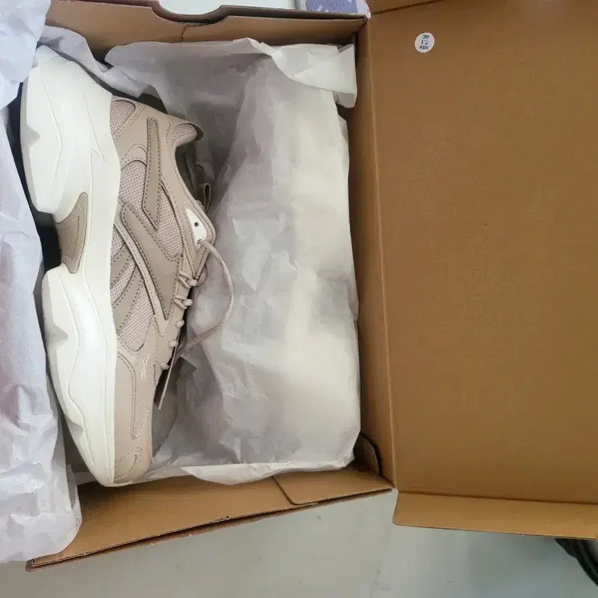 [BUNJANG] Reebok Sneakers / 리복 운동화 새상품입니다