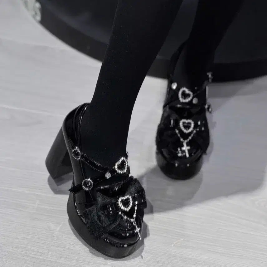 [BUNJANG] Unbranded Japanese Style High Heel Platform Shoes / 전학생 일본식 양산형 하이힐 두툼한 굽 방수대 신발 지뢰계 슈즈(2컬러)
