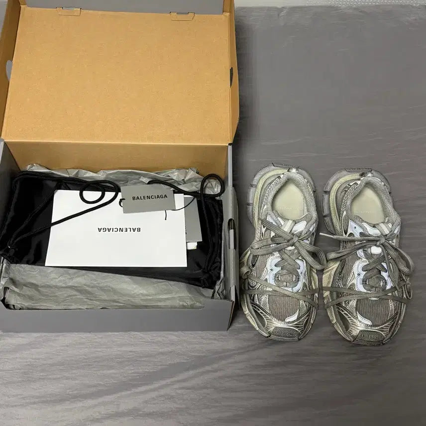 [BUNJANG] Balenciaga 3XL Eggshell Light Beige / [41C] 발렌시아가 3XL 에그쉴 라이트 베이지 초판