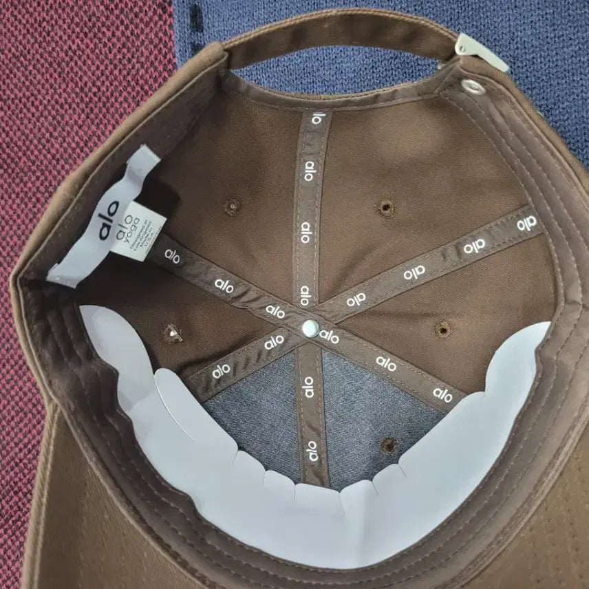 [BUNJANG] Aro Yoga Ball Cap Hat Beige/Brown / 알로 요가 볼캡 모자 베이지/브라운