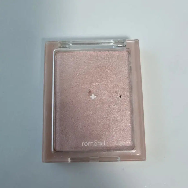 [BUNJANG] Rom&nd Moon Kissed Veil Lighter 02 / 롬앤 시스루 베일라이터 하이라이터 02 문 키스드 베일